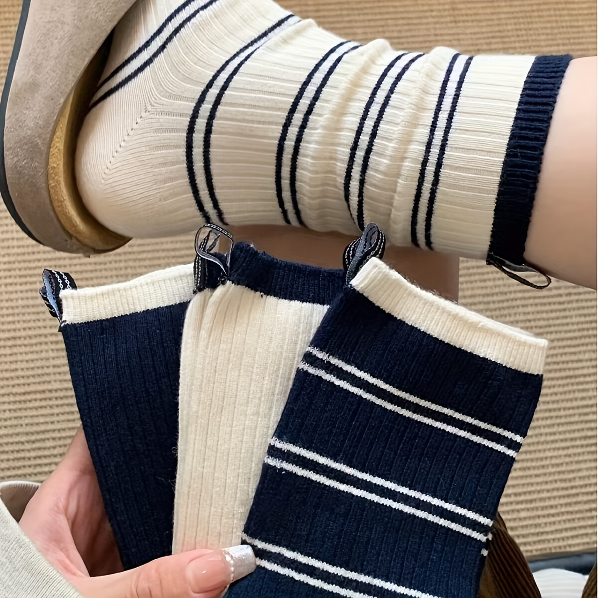 

Women's Striped Mid-calf Socks, 4 Pairs, Polyester 95%, Spandex 5%, Knit Fabric, Hand Washable, With High Heel - Autumn Winter Socks