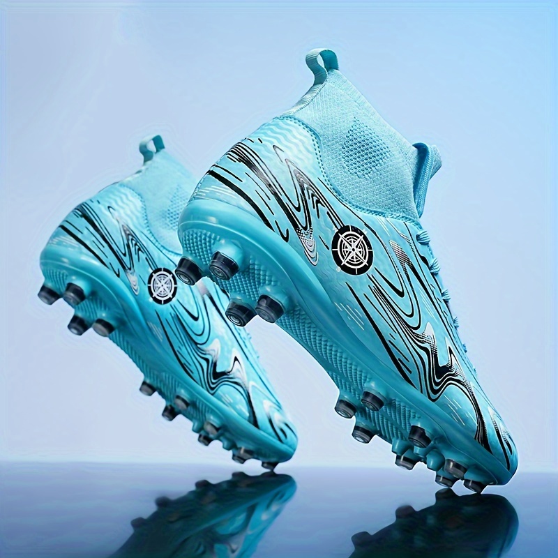 [zapatillas] zapatos de fútbol   con tacos antideslizantes, resistentes al   y de caña   para entrenamiento y competición.