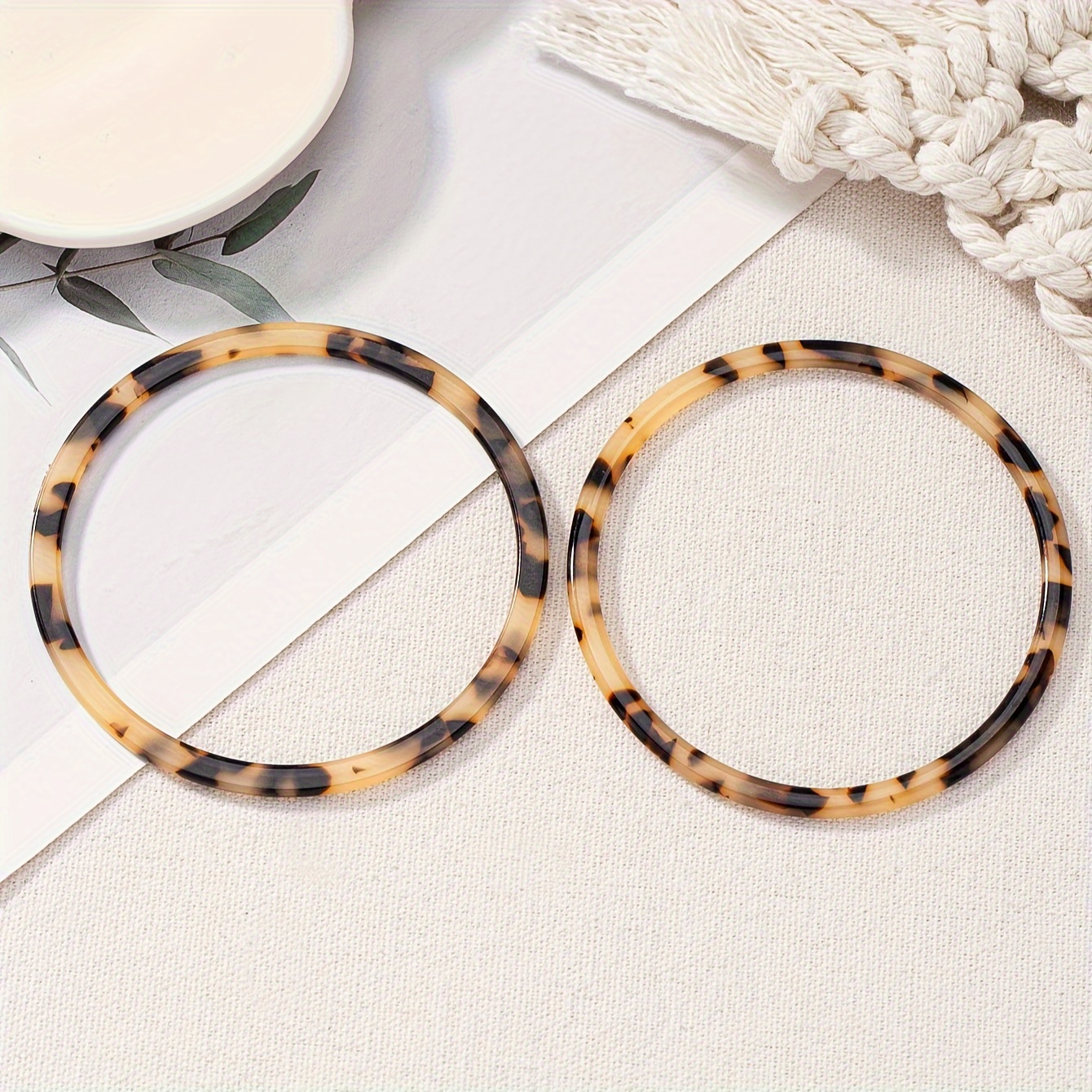 Set of 2 Leopard Pattern Resin Bangles for Women