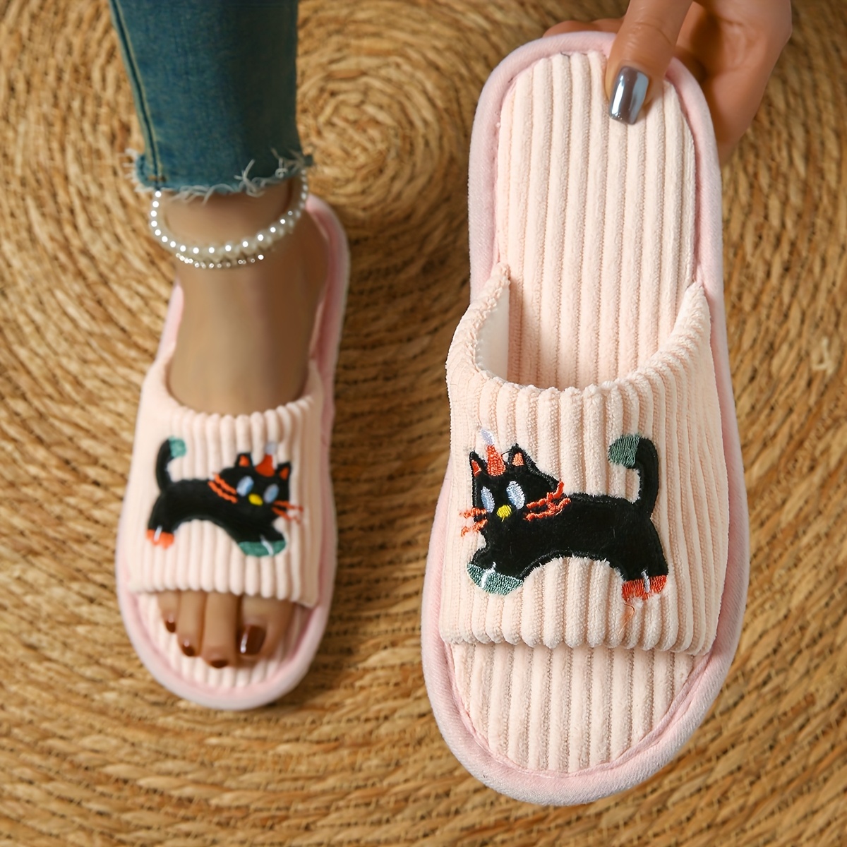 Women's Simple and Cute Lively Striped Home Slip-On Slippers with Cat Design, Comfortable for Both Men and Women