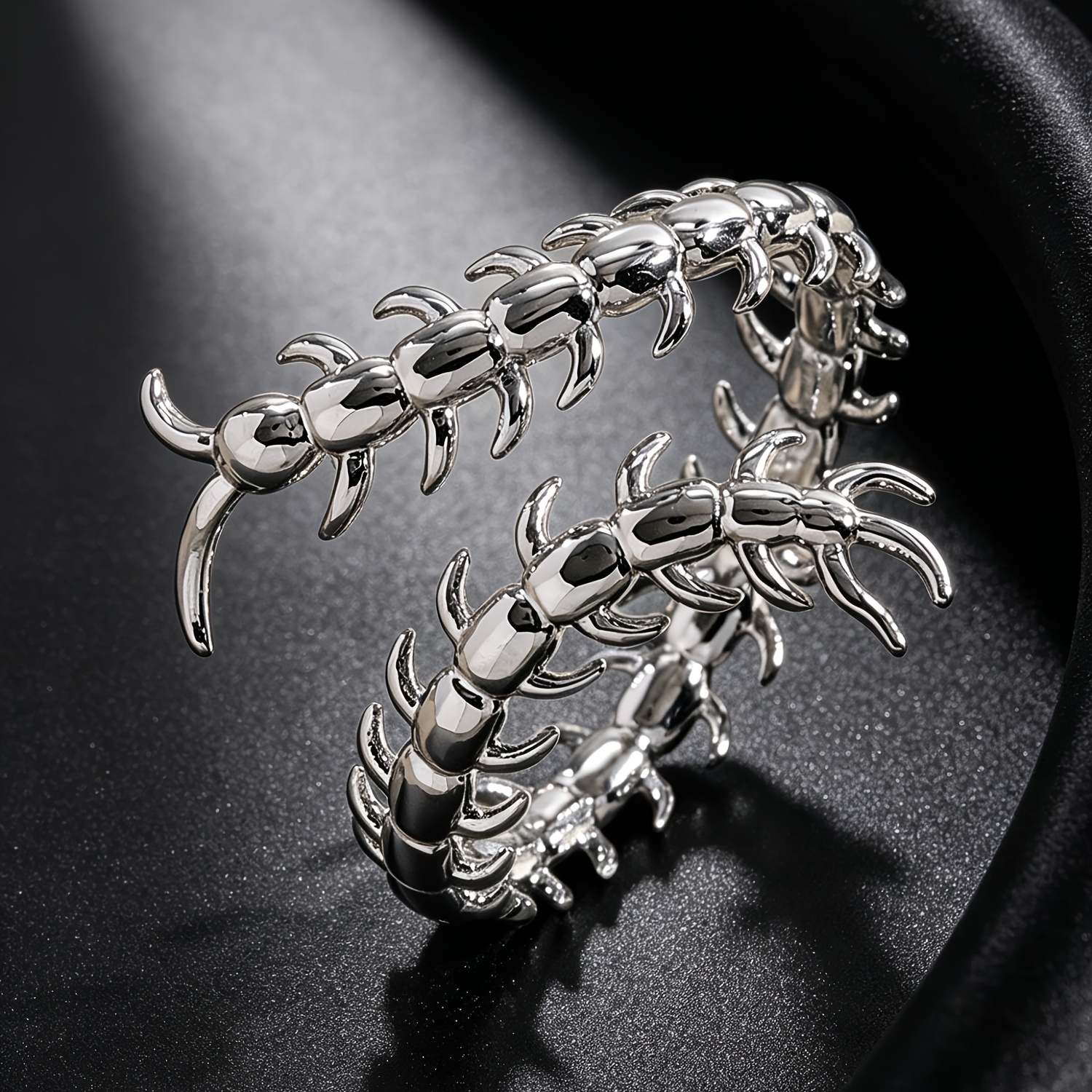 Image of A Fashionable, Individualistic, Exaggerated Hip-hop Gothic Style, Designed Centipede-shaped Ring Suitable For Men And Women To Wear, Trendy And Versatile Festival Gift