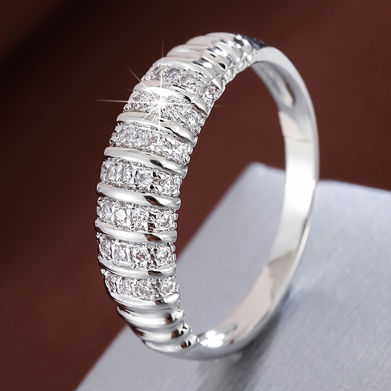 Synthetic Zirconia Spiral Women's Ring