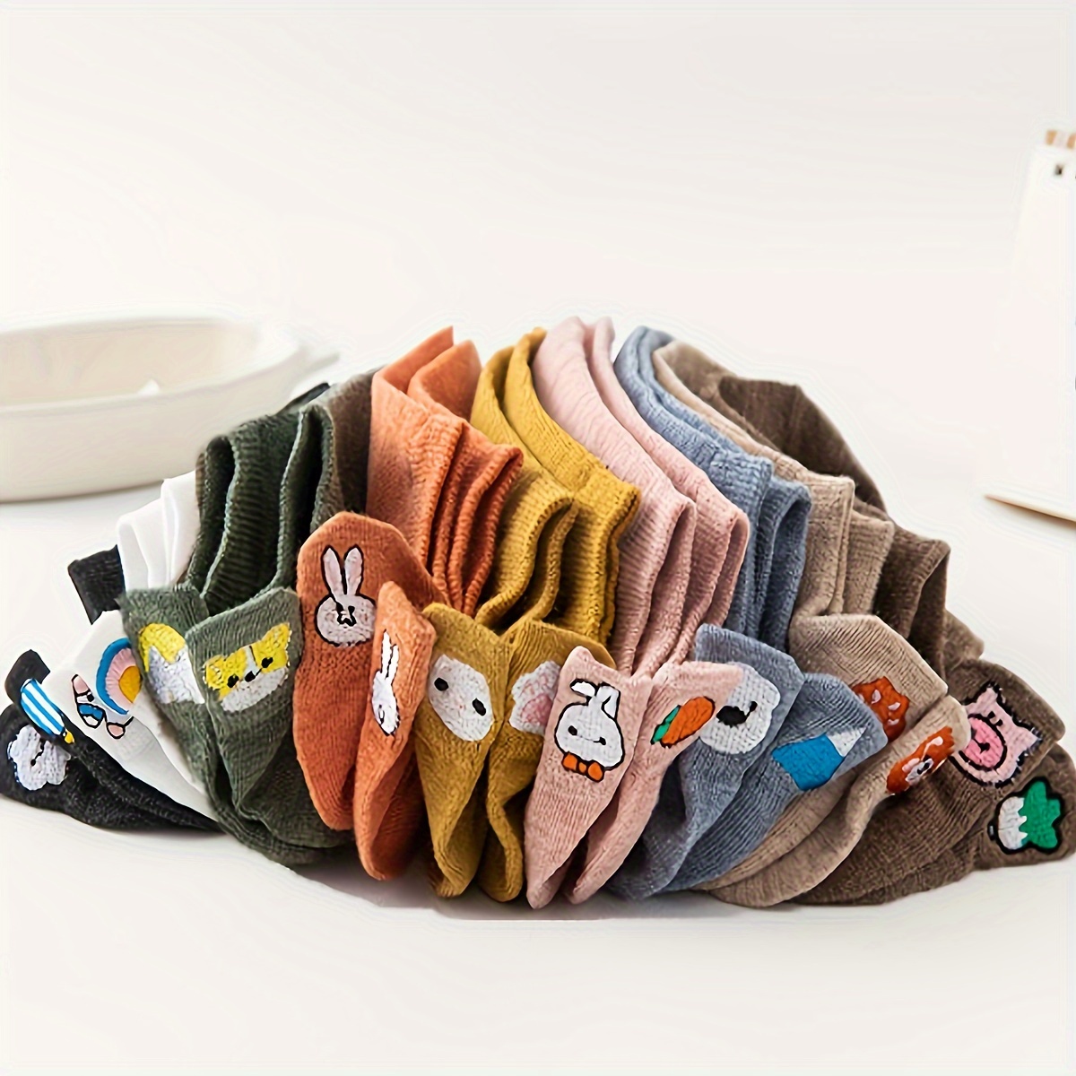9-pair Pack Mixed Color Cartoon Boat Socks With Asymmetrical Embroidery Heel, Bunny And Carrot Rainbow Design Cute Spring/summer Women's Socks