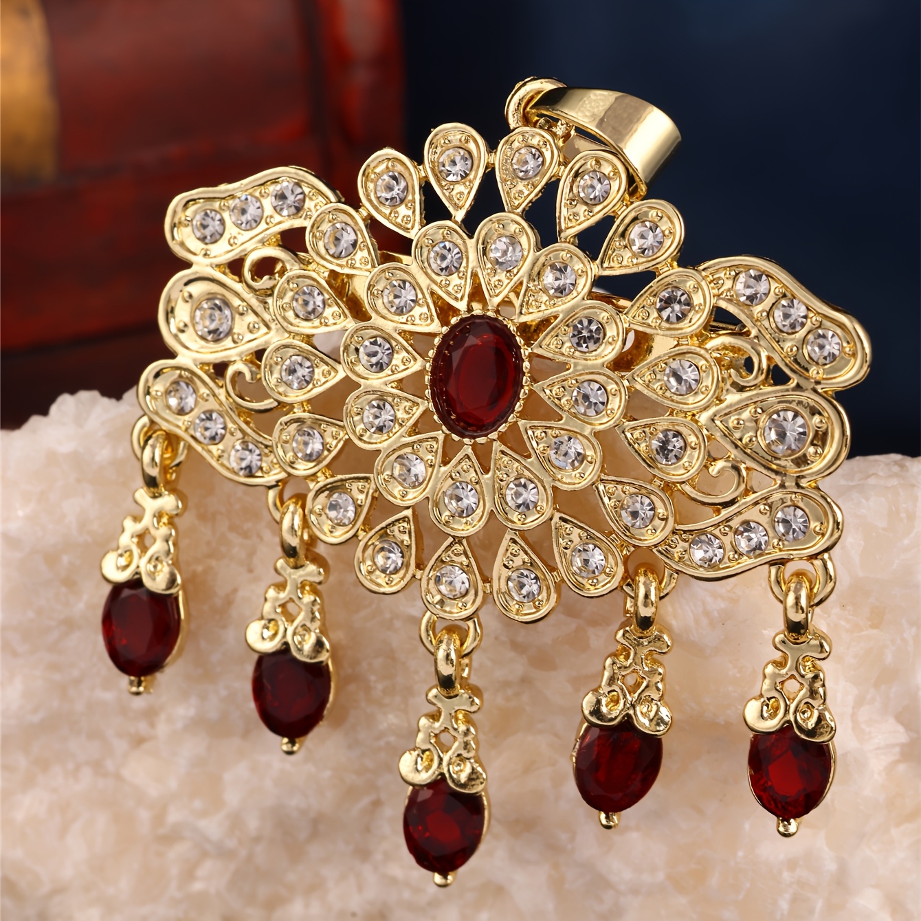 TEMU 1pc Women's Brooch Lapel Pin, Vintage Court-style Luxurious Rhinestone-inlaid Alloy Brooch, Clothing Accessory Suitable For Weddings, Festivals,