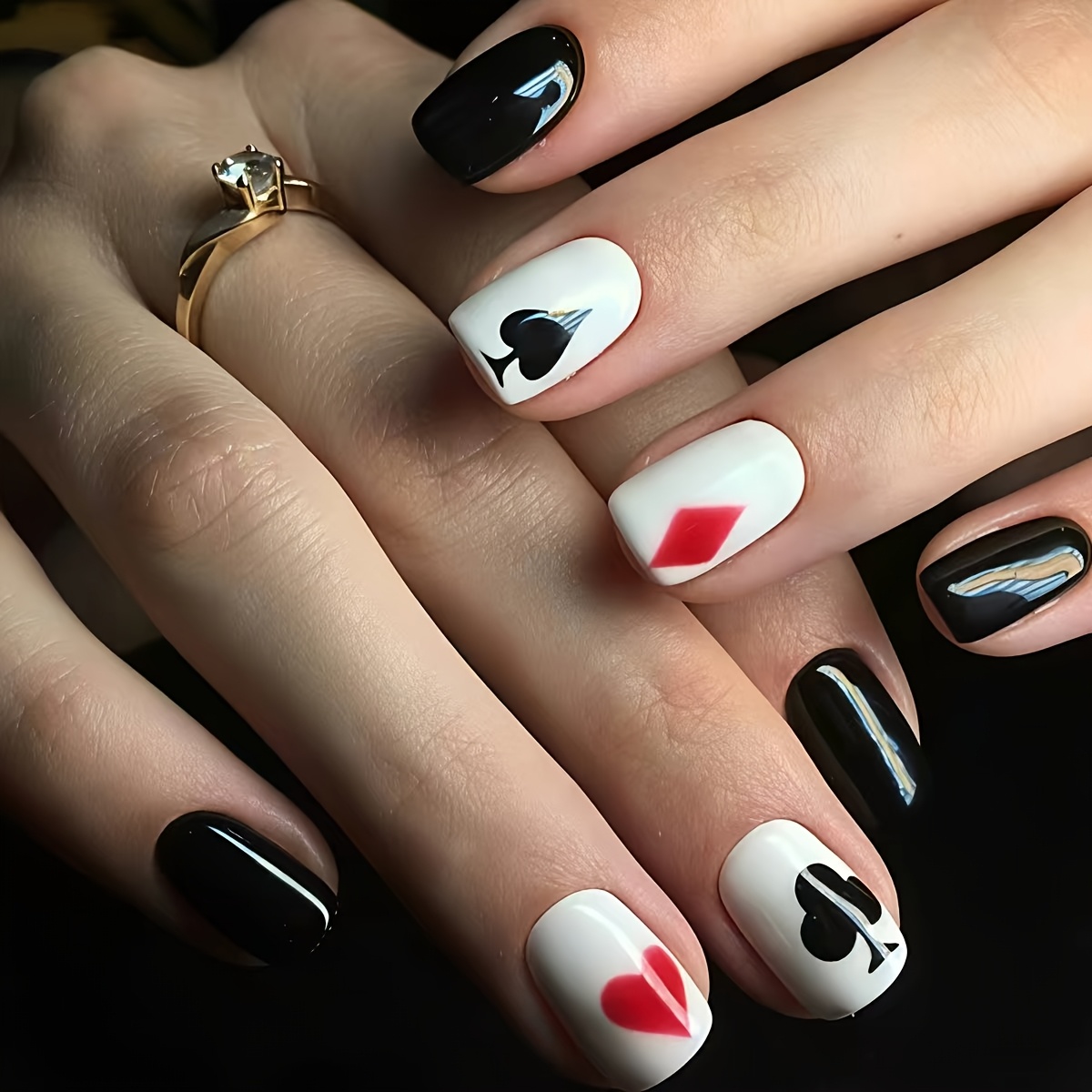TEMU Medium-length Black And White Glossy 24pcs Detachable False Nails With Red Heart Playing Card Design, Convenient For Daily , Parties, Vacations,