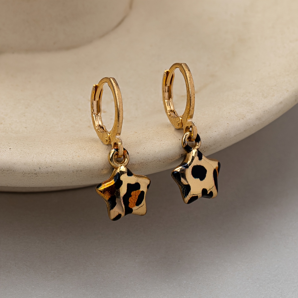 Women's Minimalist Five-Pointed Star Pendant Ear Clips