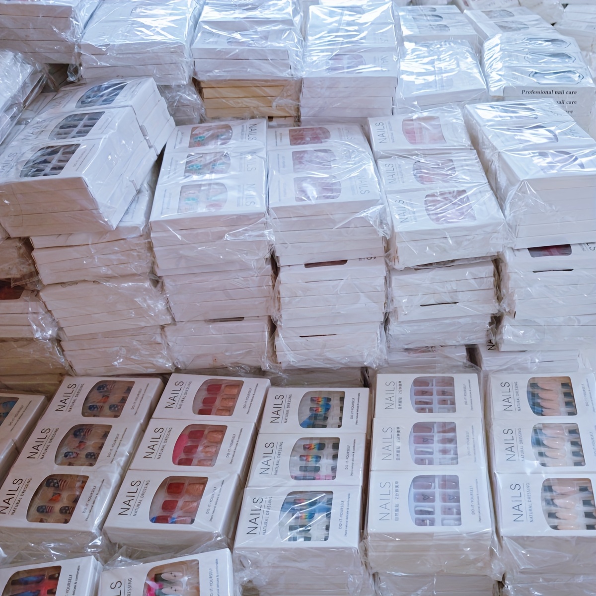 TEMU 96 Stück zufällige Nagelkunst, French Nails, Gradient Nails, einfarbige Nails, gestreifte Nails, Y2K Nails, Gothic Nails, Damen Nails,