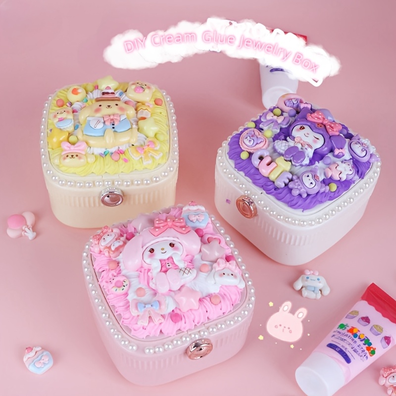 

Boîte à bijoux DIY Sanrio, boîte de rangement pour cosmétiques en plastique avec Kuromi Melody Pompom , pour boucles d'oreilles et collier, pas besoin d'électricité.