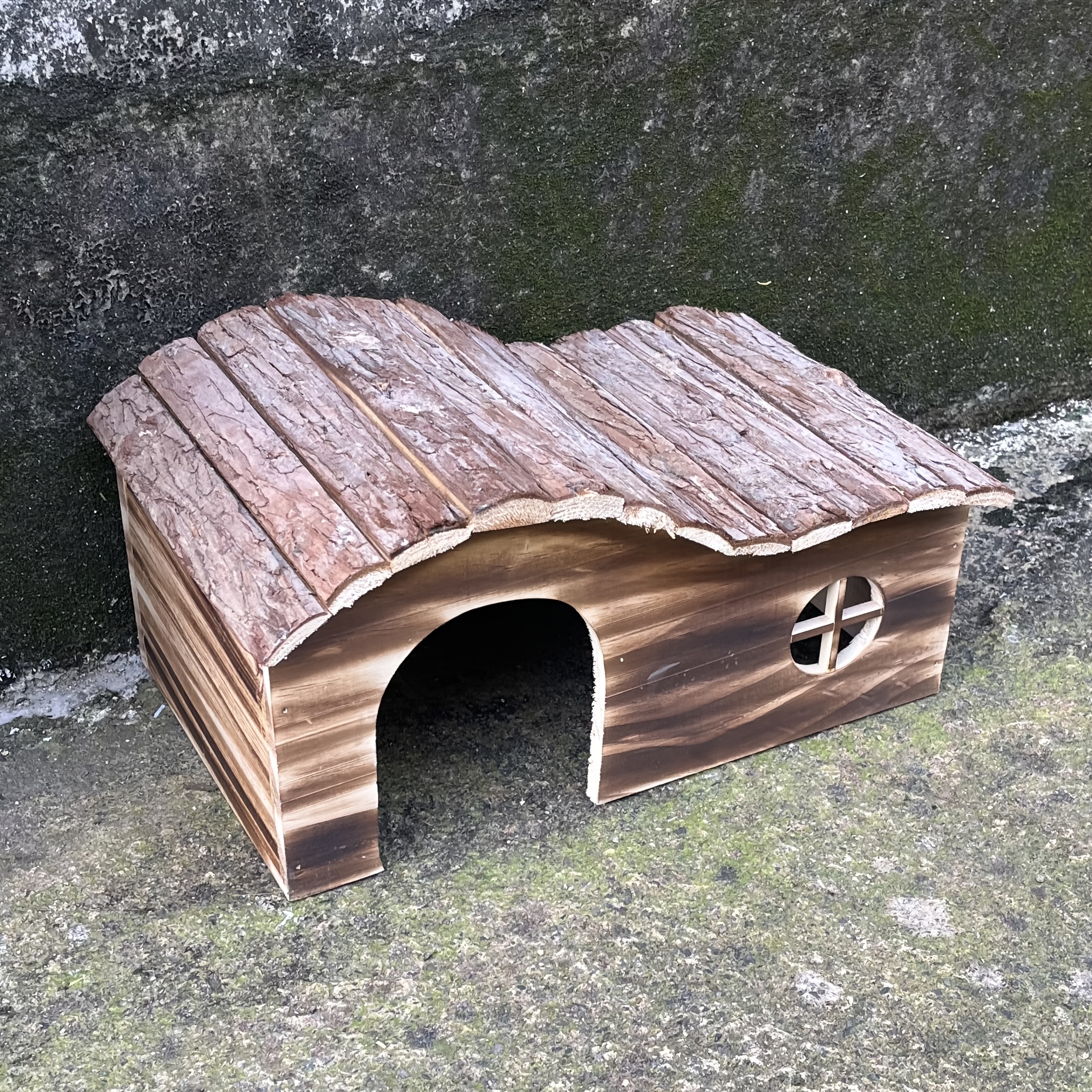 Rustic Cedar Wood Small Animal House
