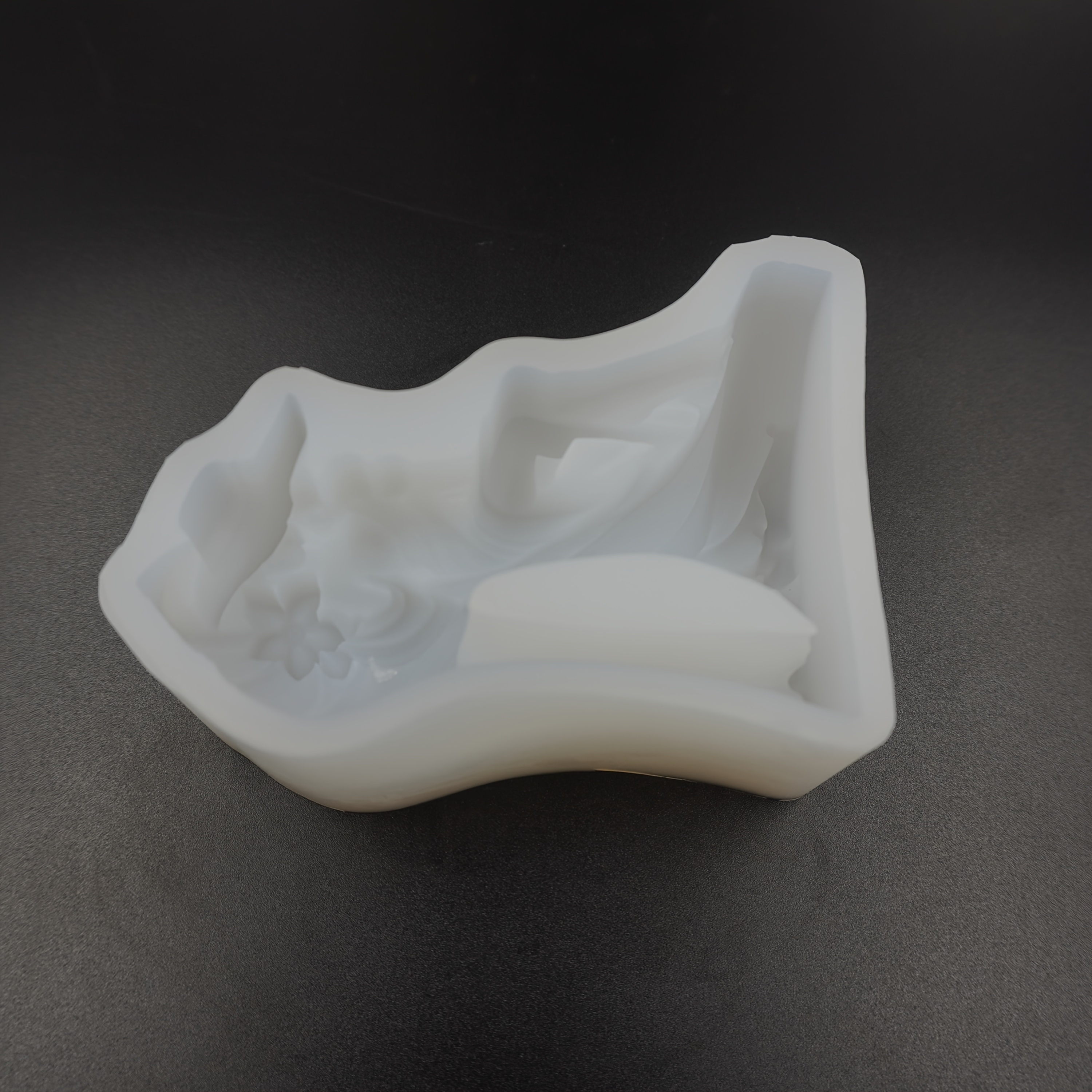 TEMU Moule en silicone 3D Élégante Dame en Talons Hauts - Femme Tendance avec Chapeau de Fleur Moule à Bougie, Figurine Fille à Stiletto Moule de