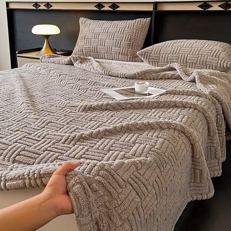 1 luxurious milk velvet jacquard blanket with geometric pattern soft warm beige friendly suitable for use in autumn and winter suitable for bedrooms and guest rooms sofa the perfect christmas gift sofa throw blanket bedroom Product details 9