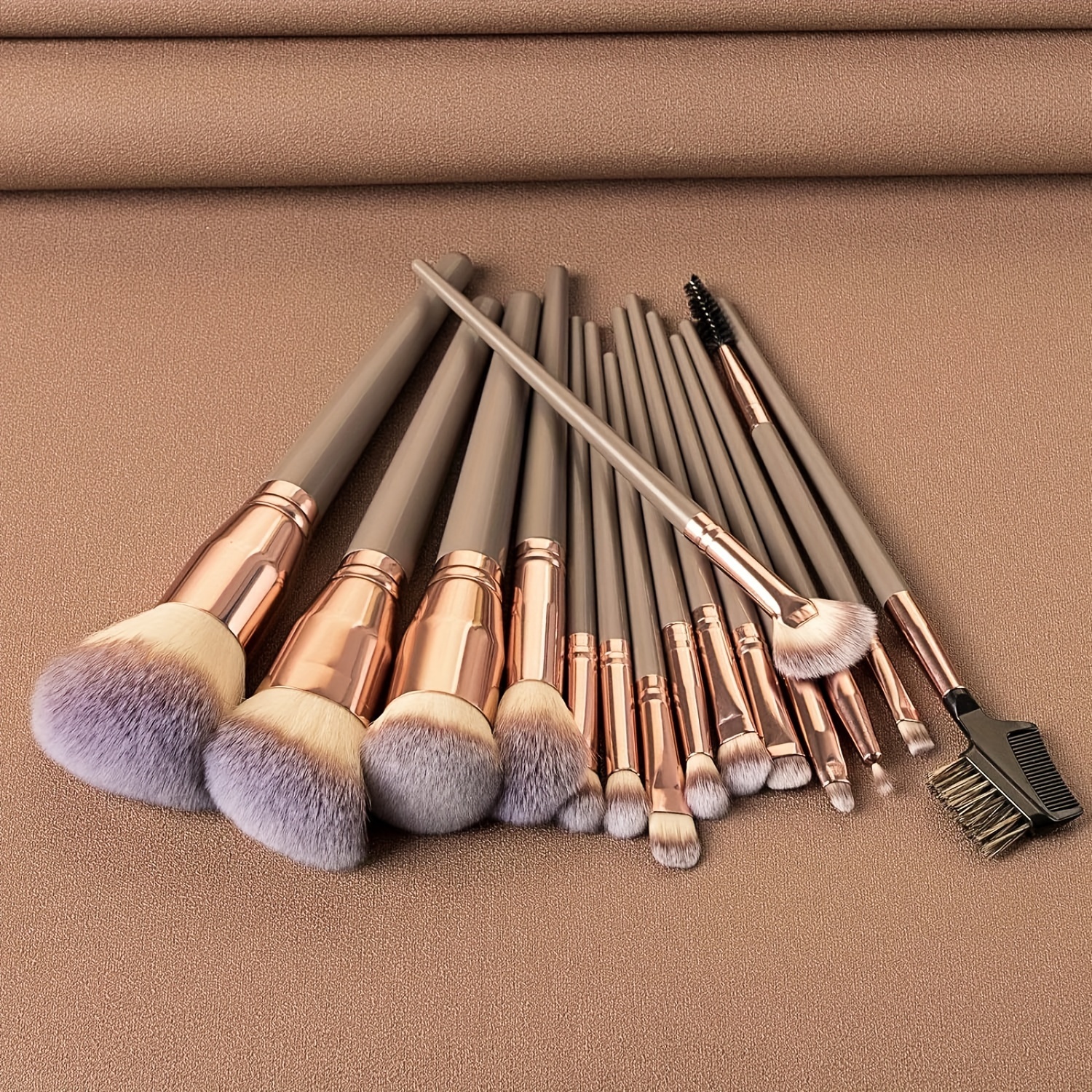 

15pcs Makeup Brushes Set, Premium Makeup Brushes Set, Cosmetic Brush Collection For Foundation Blending Power Blush Eyeshadow, Rose Golden (brown)