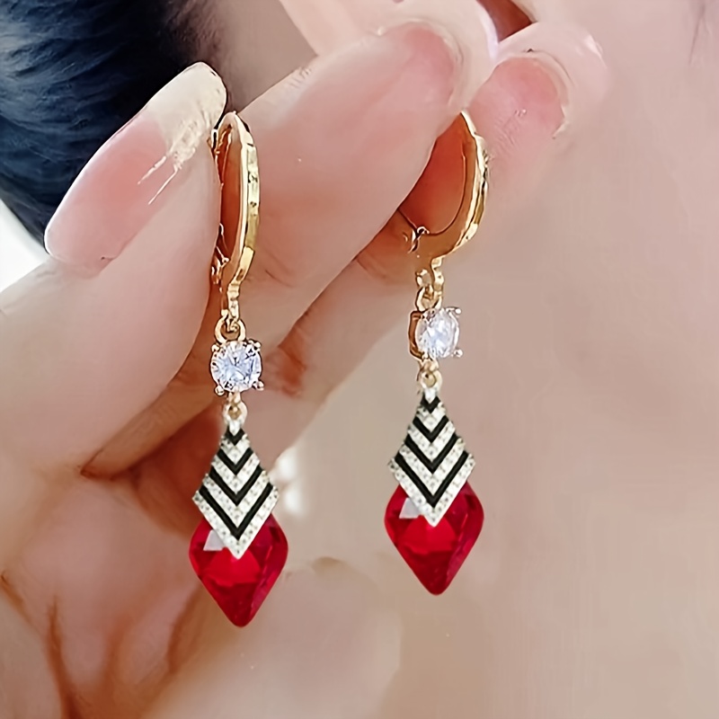 Luxurious Geometric Stripe Design Earrings