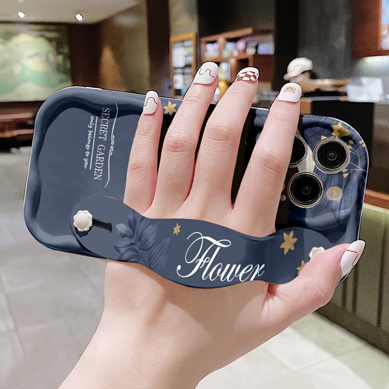 One Cream Strap Dark Blue Flower Print Phone Case for Apple Series 111213141516promax Samsung Series A05/A15/A25/A35/A55/S23/S24Ultra