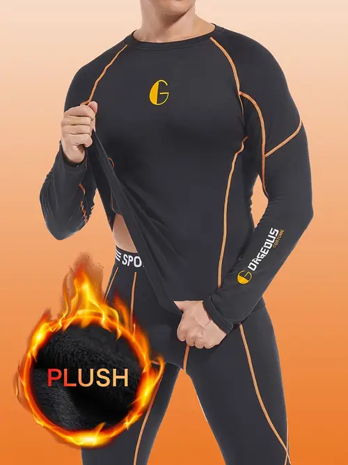 mens thermal underwear with fleece lining suitable for winter hunting outdoor skiing and training featuring a fitted crew neck long sleeve top and long pants as base layers