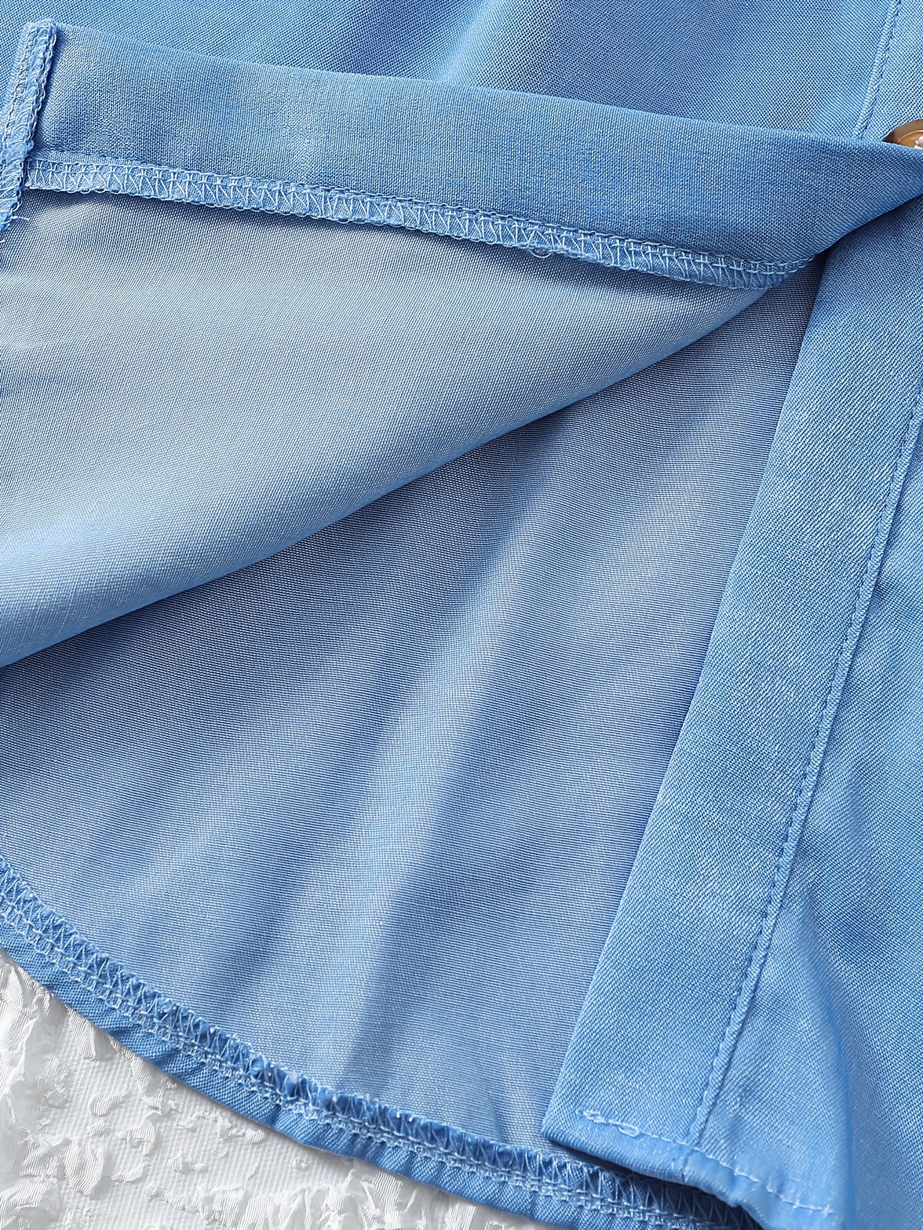 Summer Ice Fiber Fabric Faux Denim Small Flying Sleeve Lapel Shirt Dress + Belt, Shirt Button Placket Design, Irregular And Elegant Skirt, Very Suitable for Summer Outdoor Play, Camping Picnic, Daily Leisure Or Other Occasions