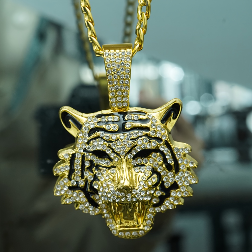 tiger teeth pendant sold on Temu Mexico