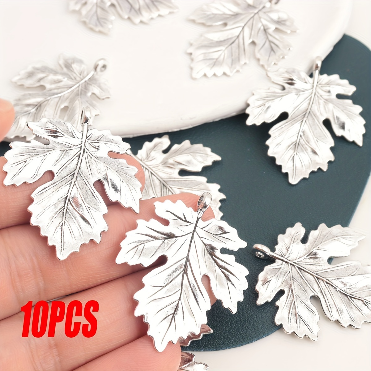 Set of 30 Maple Leaf Pendants Halloween Ornaments in Bronze