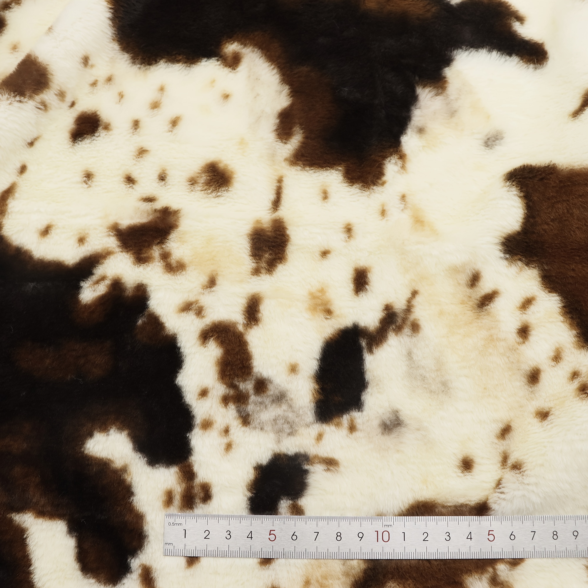 TEMU Precut Cow Skin Pattern Soft Plush Fabric - 50 X 165cm/19.68 X 65inch, Fur, Black & White Animal Pattern, Polyester Material, Diy Hats, Bags,