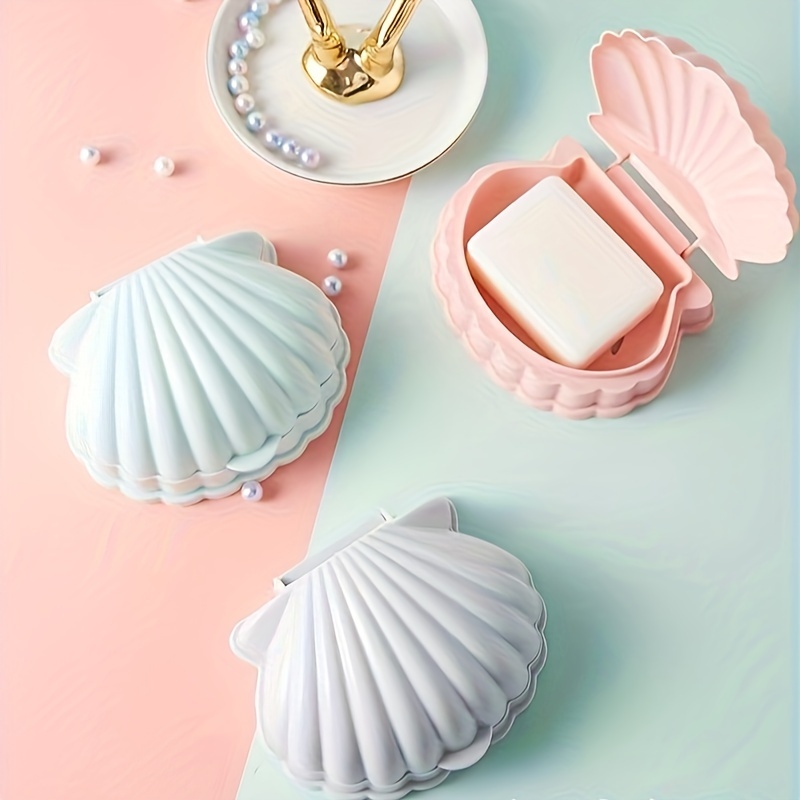 

1pc Shell-shaped Plastic With Flip Cover, Round Cartoon Soap Dish For Bathroom, Draining Soap Holder