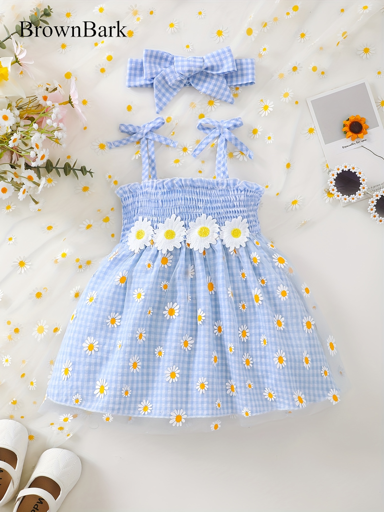 Robe de bébé fille en tulle à carreaux avec suspender et ensemble de foulard assorti - Imprimé de marguerites bleues, bretelles ajustables, tissu non extensible, parfait pour l'été, tenue mignonne | Motif à carreaux | Ourlet à volants, Barre brune