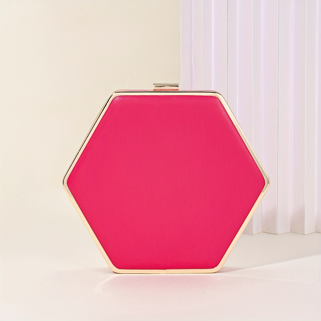 Elegant Hexagonal Clutch Bag with a Large Chain, Perfect for Evening Events, Parties, And Weddings.