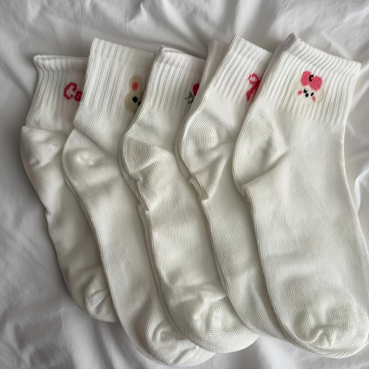 5 Pairs Of Korean Cartoon Embroidery Women's Socks Simple Ins Wind Socks Cute Animal Pattern Commuting Casual And Versatile Socks
