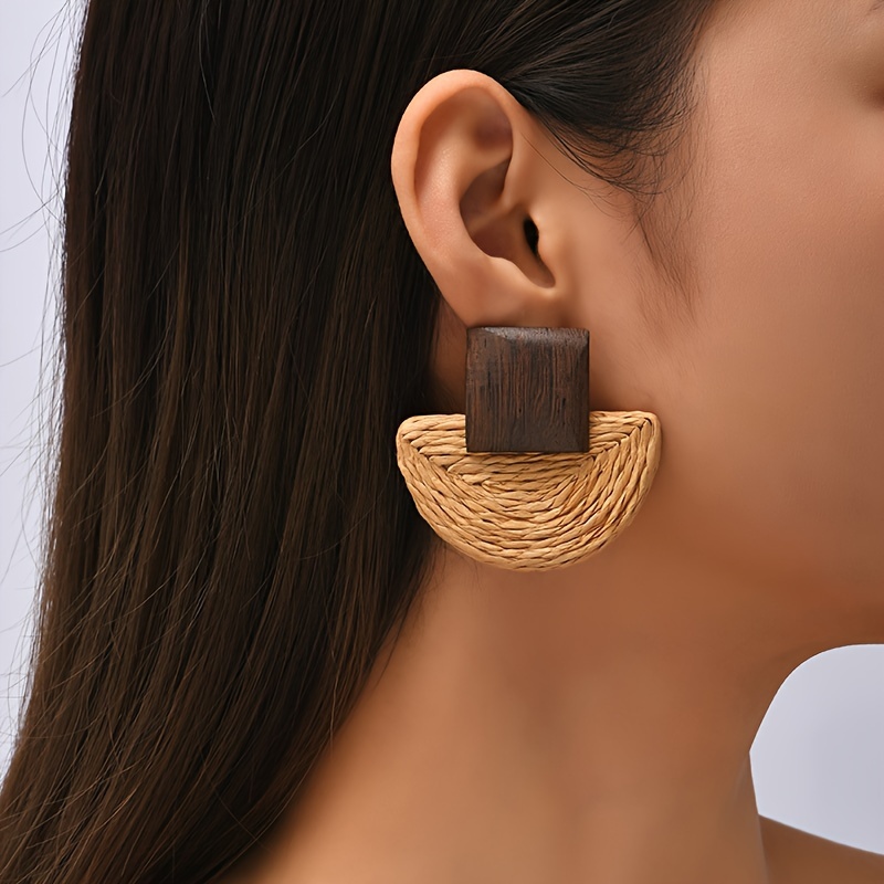 

-chic Handcrafted Rattan Fan-shaped Wooden Earrings For Women - Stainless Steel Posts, Vacation & Casual Attire