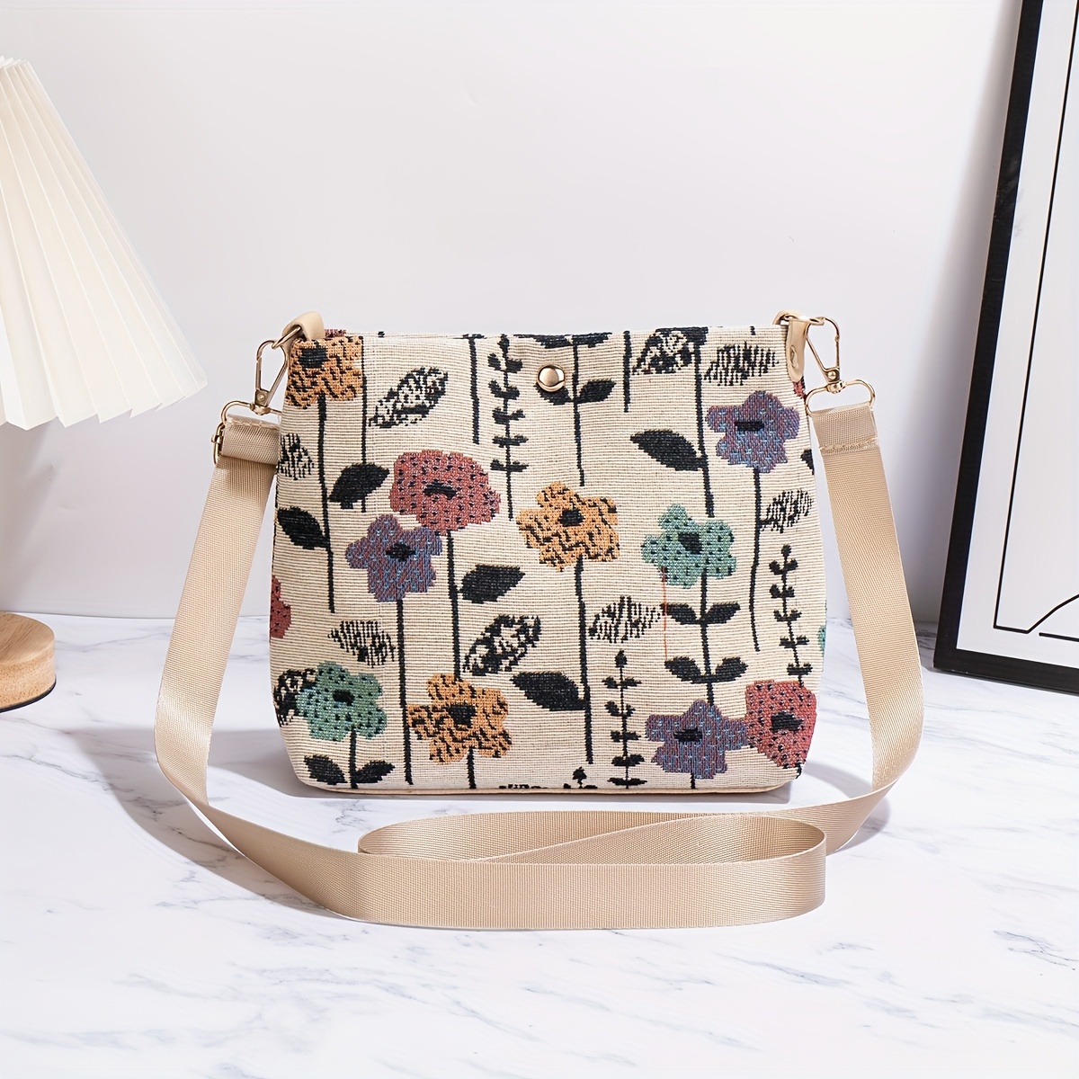 E-shop Damen Bohemian Stickerei Umhängetasche mit verstellbarem Gurt – Mehrfarbige Boho-Blumenstickerei auf bunter Tasche, IC-Verschluss, Casual