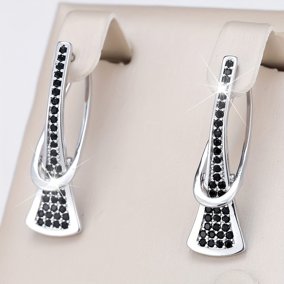 E-shop Paar luxuriöse, elegante synthetische Zirkonia Damenohrringe, romantisches Geschenk, tägliche Mode, High-End Schmuck, Muttertagsgeschenk