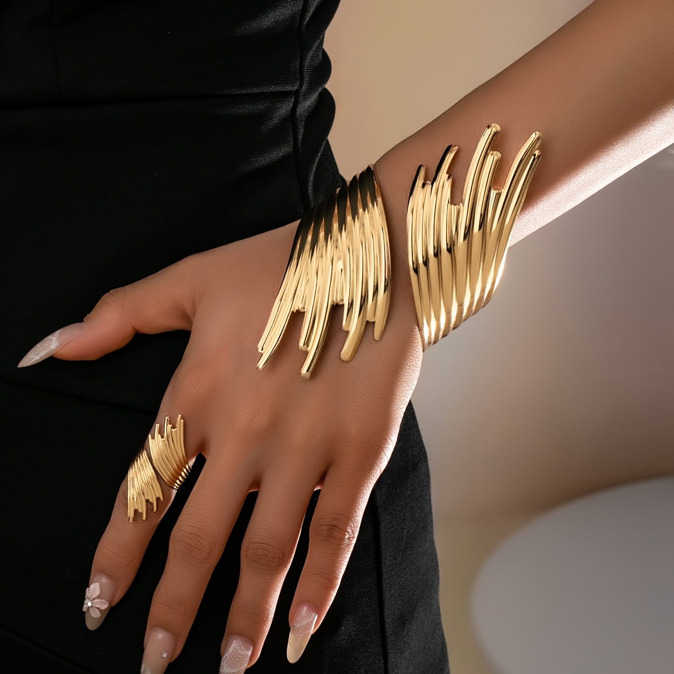 TEMU Un Ensemble Bracelet et Bague de Feu d'Artifice et d'Aile, Simple, Tendance et Polyvalent