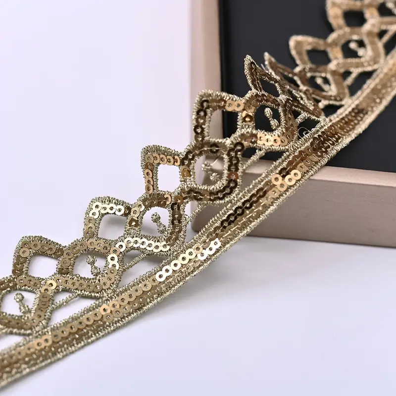 NUOBESTY Passamaneria Paillettes per Cucire e Decorare Abbigliamento Tende Costumi e Oggetti Fai da Te Rifiniture Eleganti e Resistenti NUOBESTY Passamaneria Paillettes per Cucire e Decorare Abbigliamento Tende Costumi e Oggetti Fai da Te Rifiniture Eleganti e Resistenti