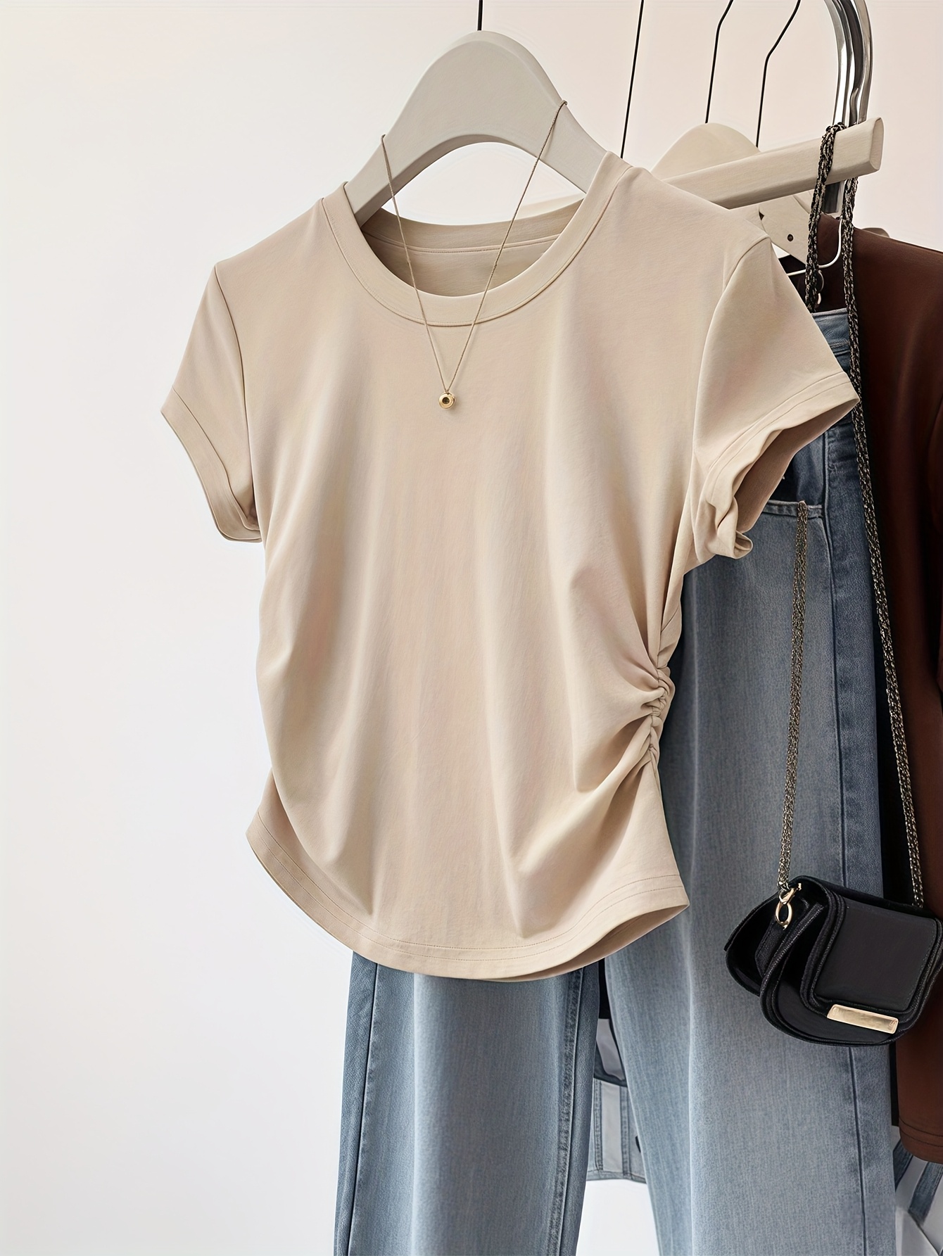 Women's Elegant Ruffled Short Sleeve T-Shirt - Round Neck Casual Top, Solid Color, Machine Washable, All-Season Comfort Fit, Ladies T Shirts, Versatile Clothing, Simple Fashion, Texture