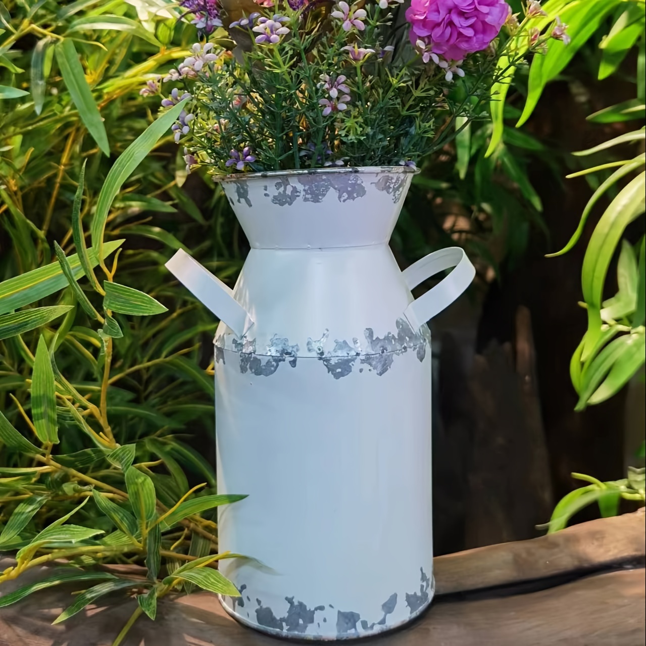 1個、素朴な鉄製花瓶、クラシックなヨーロッパスタイル、ホームデコレーション用のヴィンテージメタルフラワー花瓶、エレガントな装飾、高さ20.83 cm