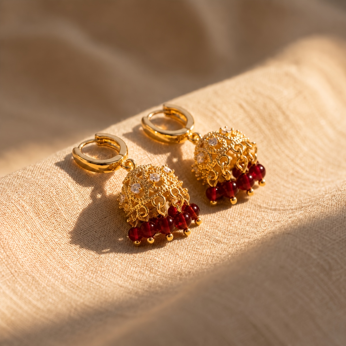 TEMU Orecchini pendenti Jhumka placcati in oro 18 , base in rame ipoallergenico, intricato design a campana intrecciato con di CZ e ciondolo di