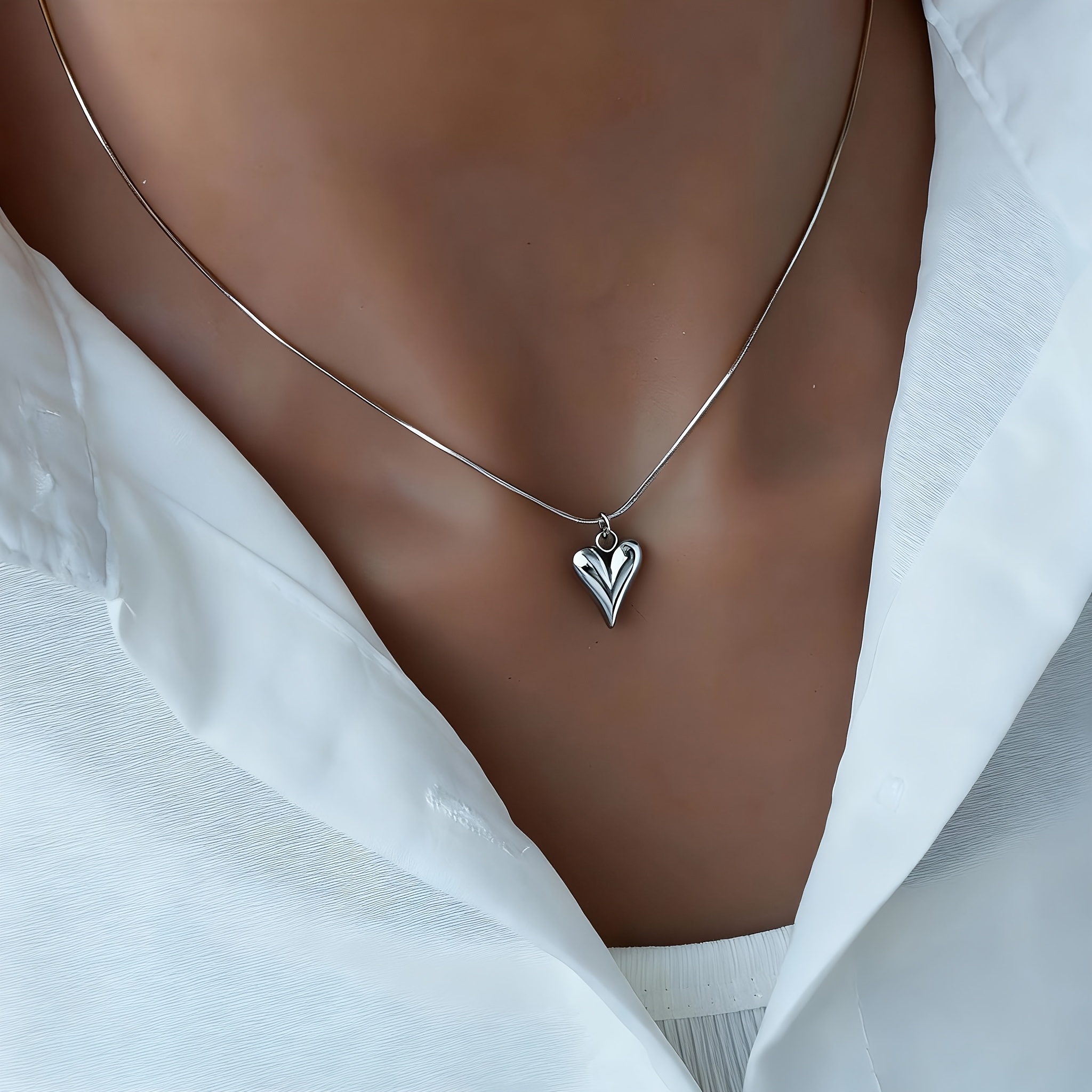 E-shop Hochwertige Hypoallergene Edelstahl Sweet Heart Anhänger Halskette für Damen, 18K Goldbeschichtete Minimalistische Choker Kette, Eleganter