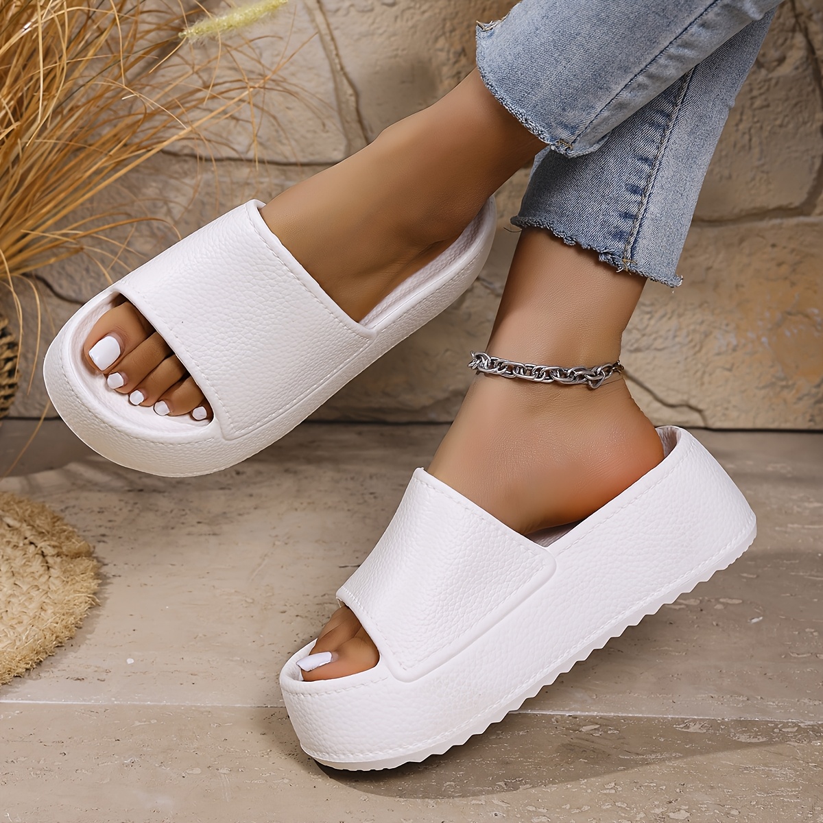 summer new womens thick soled sandals with a solid   elegant and fashionable for leisure comfortable and suitable for the beach outdoor daily   students and   womens thick soled fashion sandals Product details 2