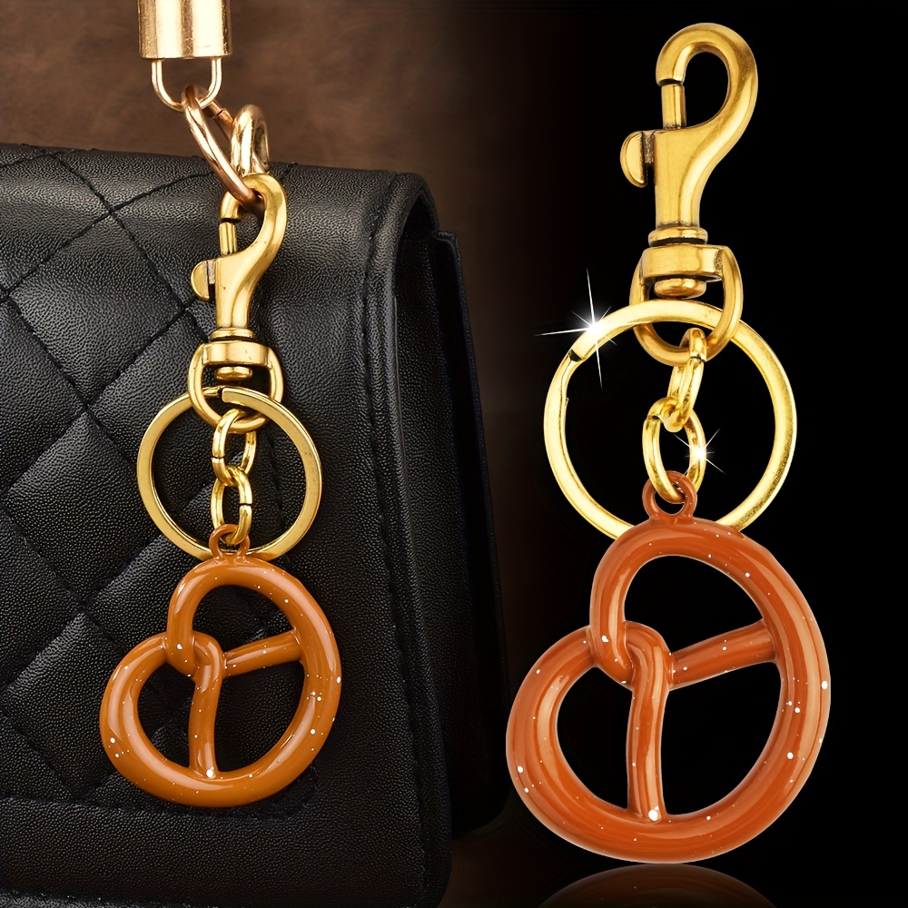 

1pc Creative Alloy Car Keychain With Heart-shaped Pendant - Golden & Orange, Metal, Keys & Accessories