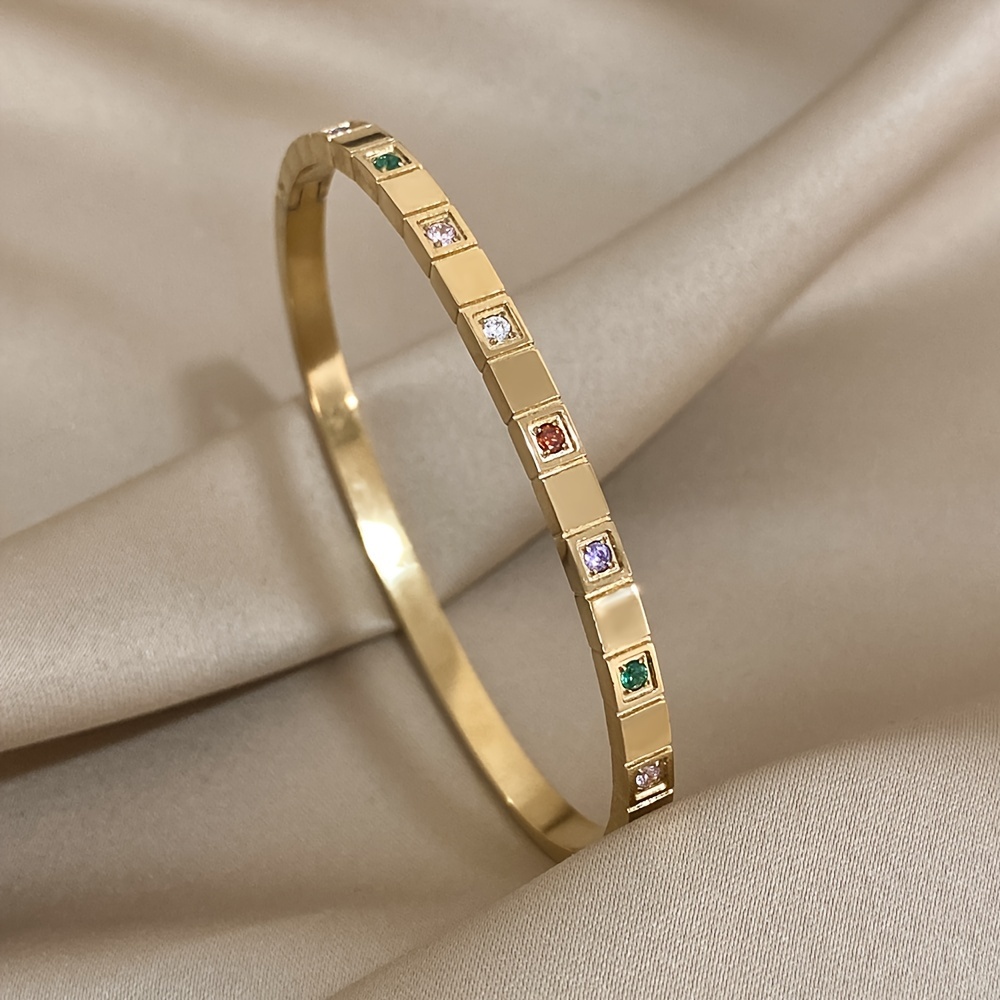 

Hot Selling New Square Inlaid Colored Small Zircon Stainless Steel Gold-plated Bracelet, A Luxurious And Gorgeous Gift For Family, Friends, And Loved Ones