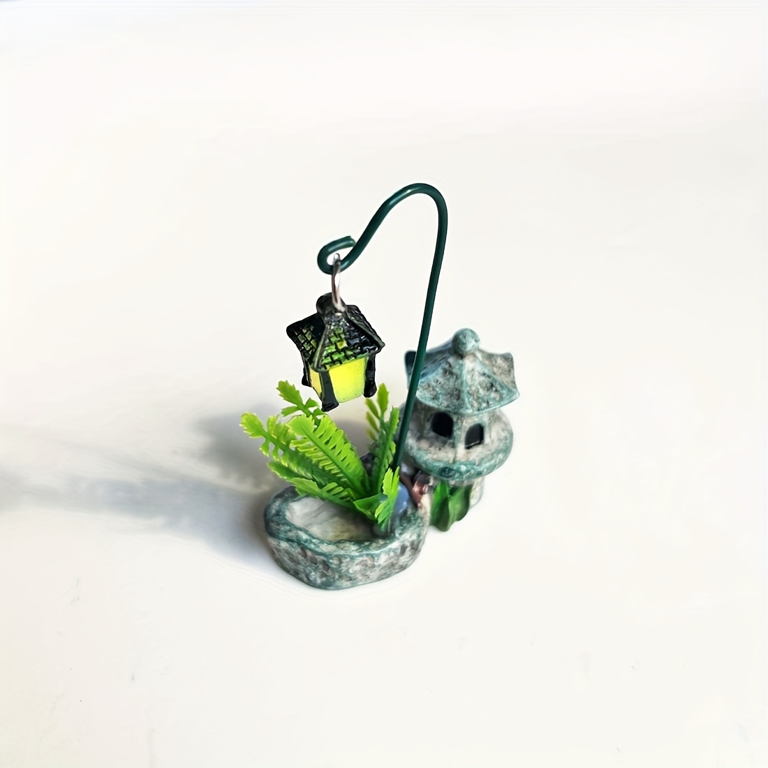 E-shop 1 Stück Miniatur Realistischer Baum & Laterne Schreibtischdekoration - Traditioneller Stil Langlebiges Kunststoff/Harz Mini-Pflanzen &