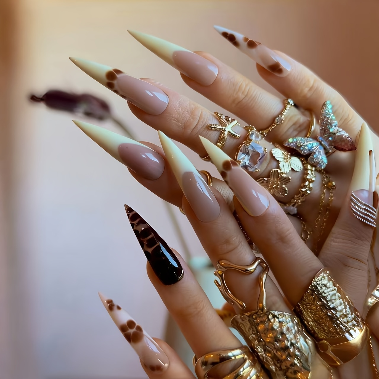 TEMU Retro Style, 24pcs Nude-colored Pointed False Nails, Milky White Gradient Leopard Print Spots Embellished With Elegant Atmosphere, Wearable