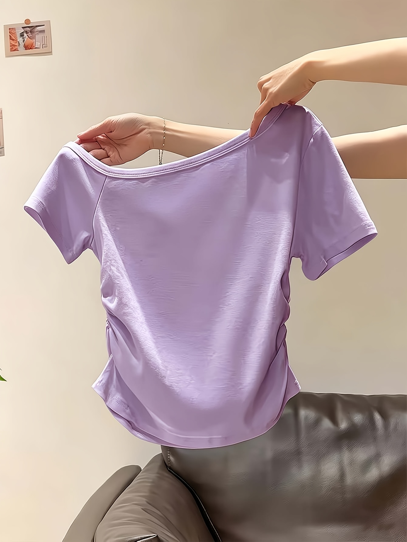 off-shoulder t-shirt voor tienermeisjes met korte mouwen en print van wandelende kat, minimalistische stretch slanke casual top, schattige elastische gebreide top voor tienermeisjes |   | cadeau | off-shoulder | zomer |   | tailleknijper