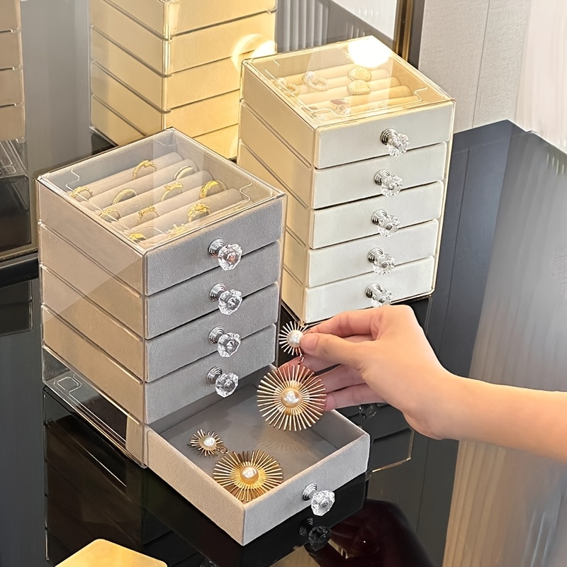 a jewelry storage   and five layered designed for necklaces rings and earrings this exquisite and high end accessory box features multiple transparent layers with large capacity catering to   storage needs     decoration and organization making it an ideal gift for valentines day christmas and birthdays Product details 2