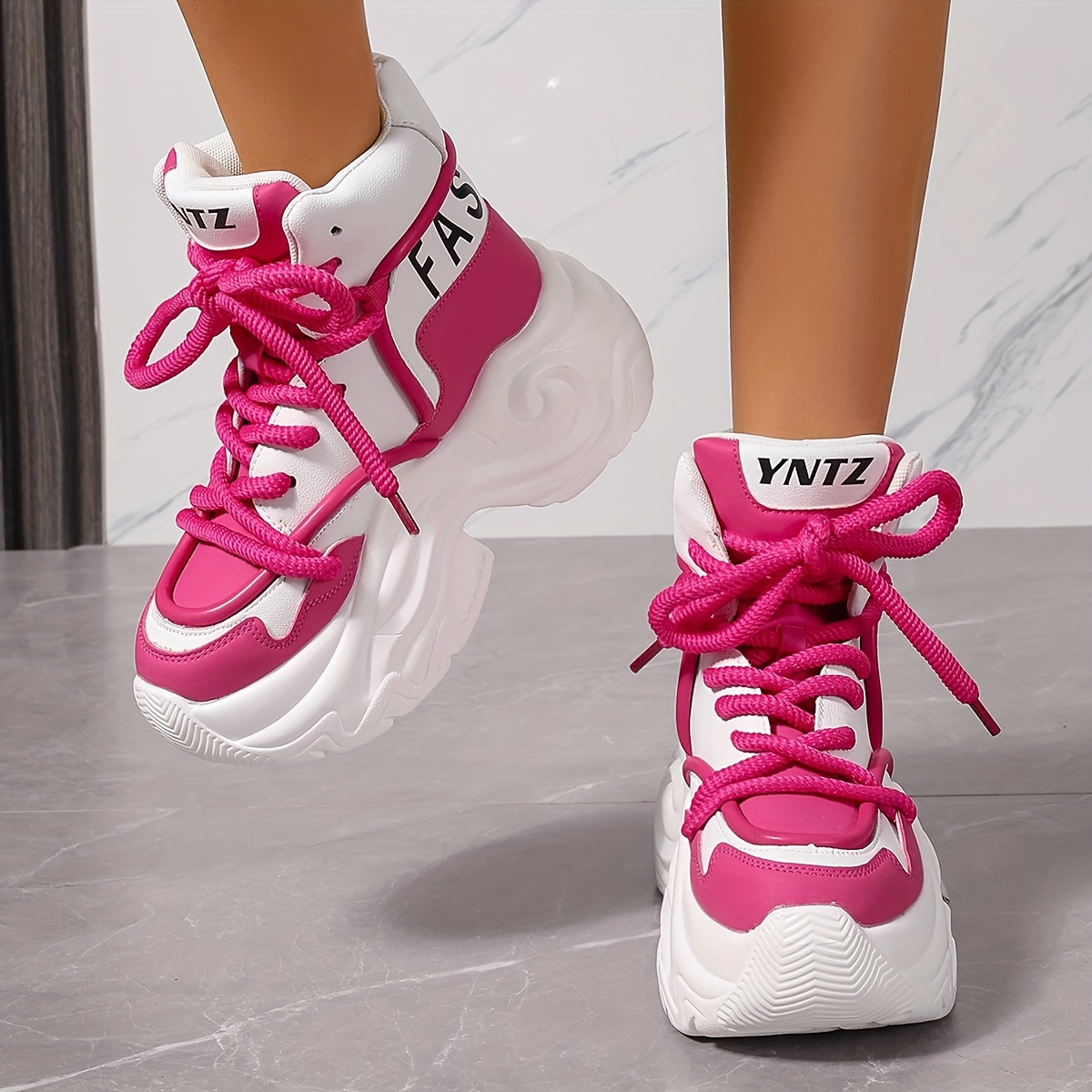 女士时尚运动鞋