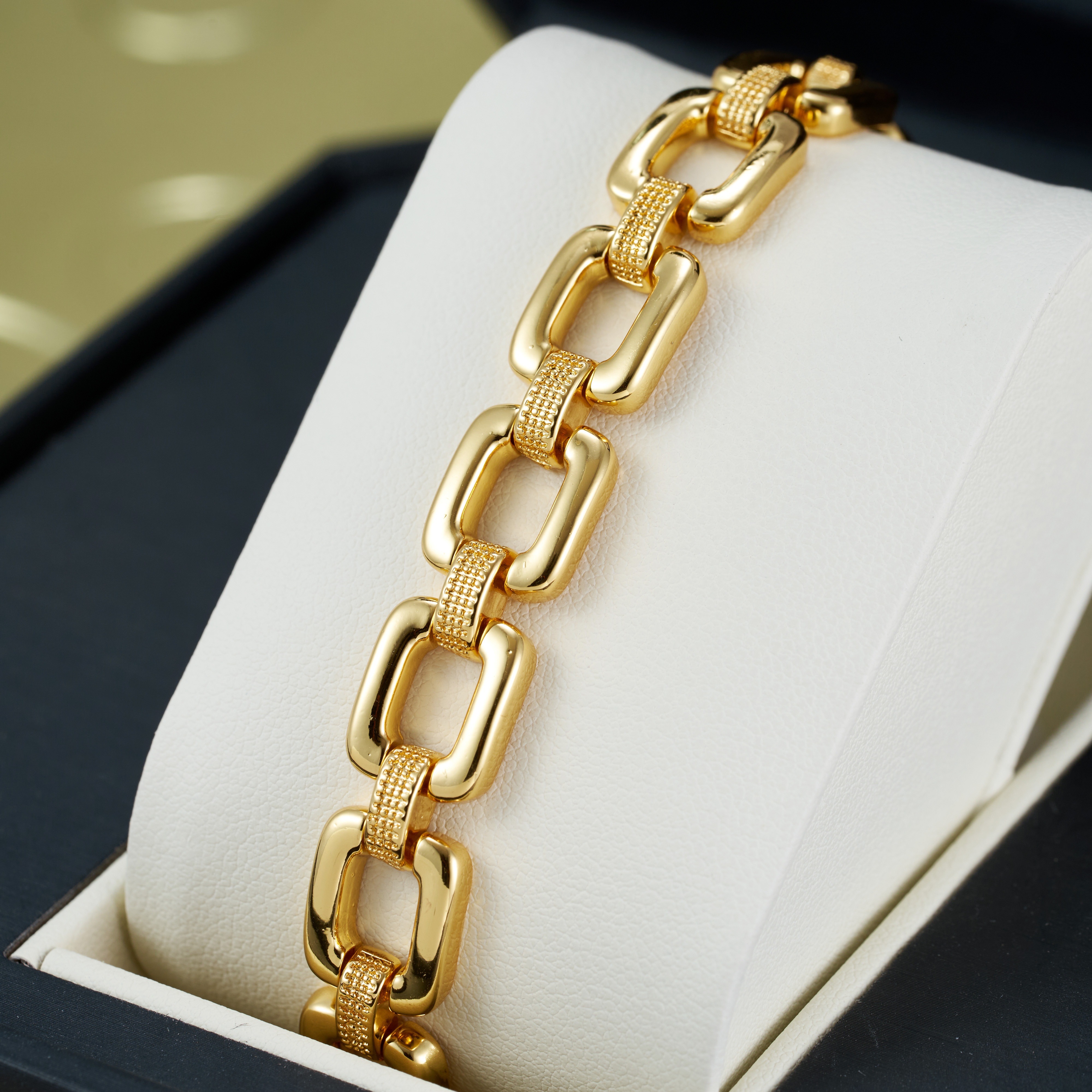 1pc Copper Watch Band, Durable Fashion Bracelet for Men and Women, No  Magnet, Stylish Chunky Chain for Party and Banquet