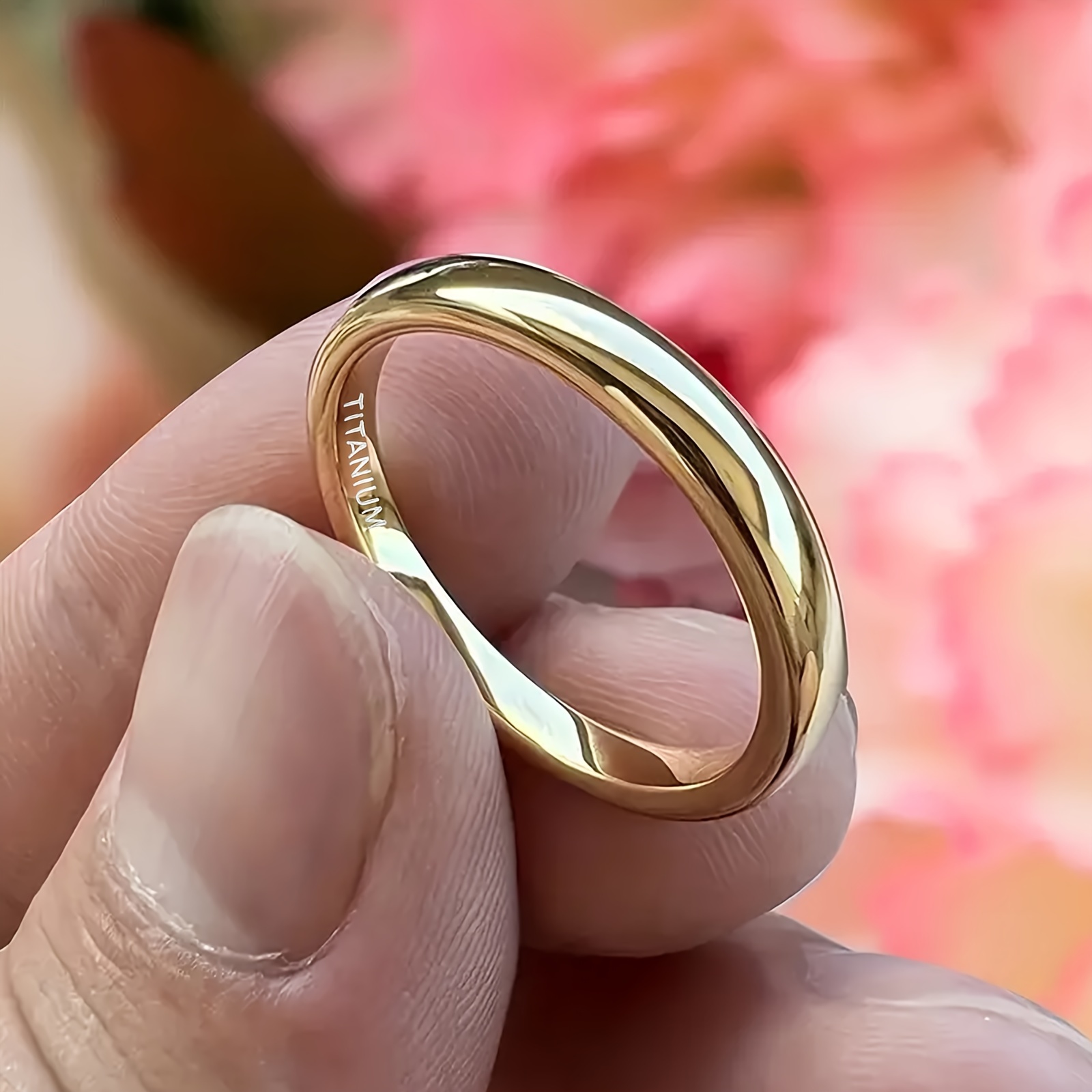 

1 Bague PANASH Élégante en Acier Doré de 2mm - Résistante à la Décoloration, Design Épuré pour & les Décontractés - Cadeau pour Elle