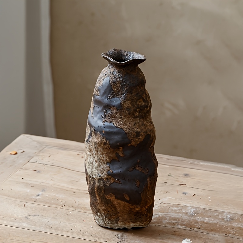 A Rustic-Style Home Decor Vase, Vintage Ceramic Vase, Suitable for Living Room Decoration, a Vase for Country-Style Living Room Decor, Farmhouse Tabletop Decoration
