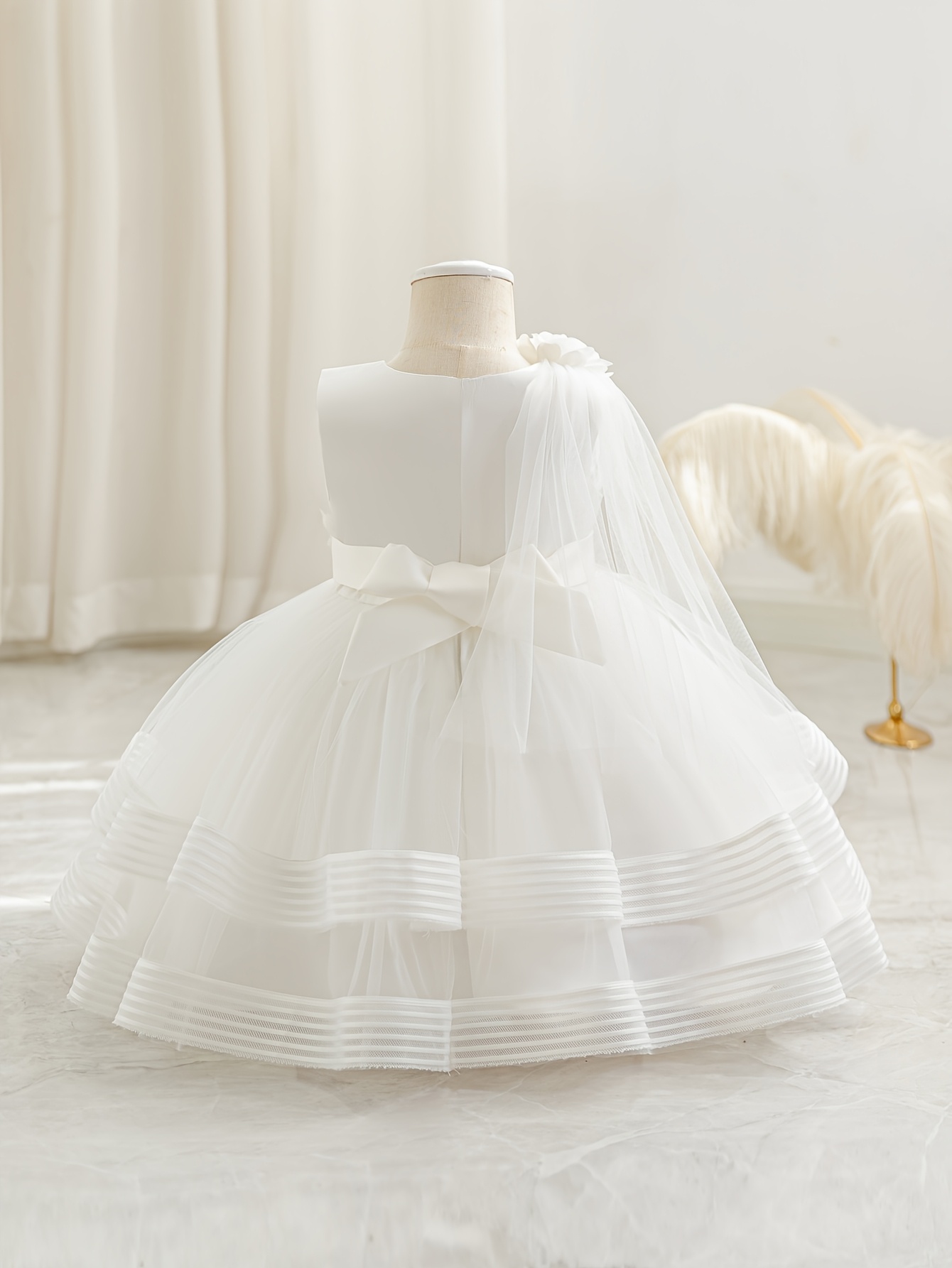 green emerald velvet dress Zapaka Women White Graduation Dress A Line Puffy High Neck Long Sleeves Tulle Short Party Dress, White / US6