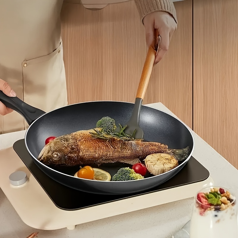 

Cast Iron Single-handle Frying Pan With Flat Bottom, Suitable For Gas Induction Cookers: Perfect For Frying Eggs And Steak