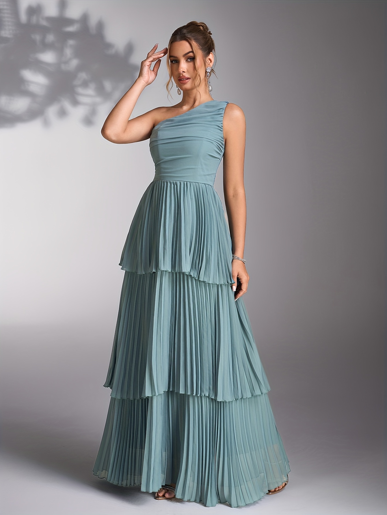 green emerald velvet dress Backless Tiered Puff Sleeve Midi Dress – Charming Charlie main image 1